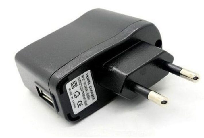 Зарядка для телефона техно. Адаптер юсб вилка 220. Адаптер USB 5v 1a. Адаптер переходник 220 на USB. USB переходник 220в на 5 в.